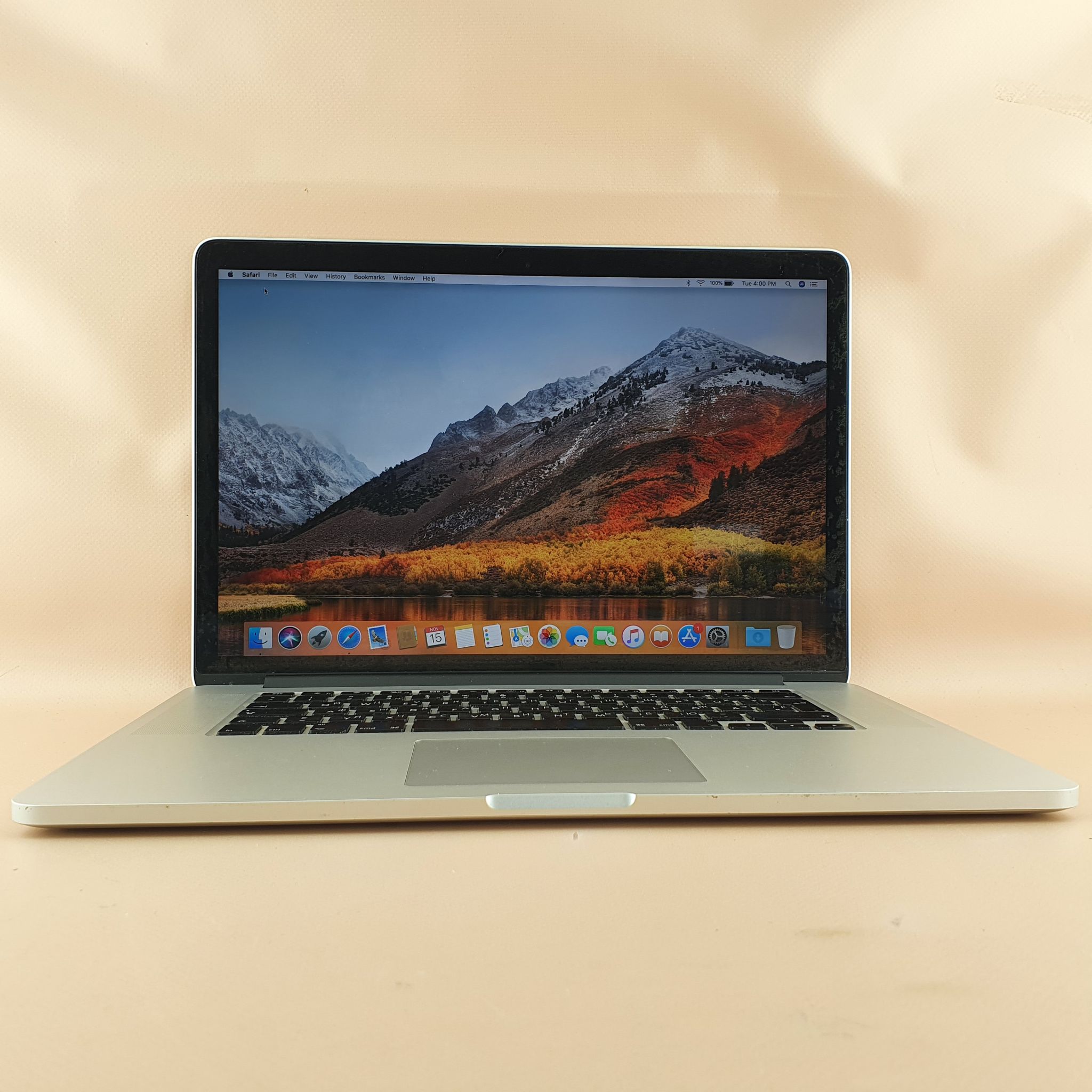 Apple MacBook Pro - Фото