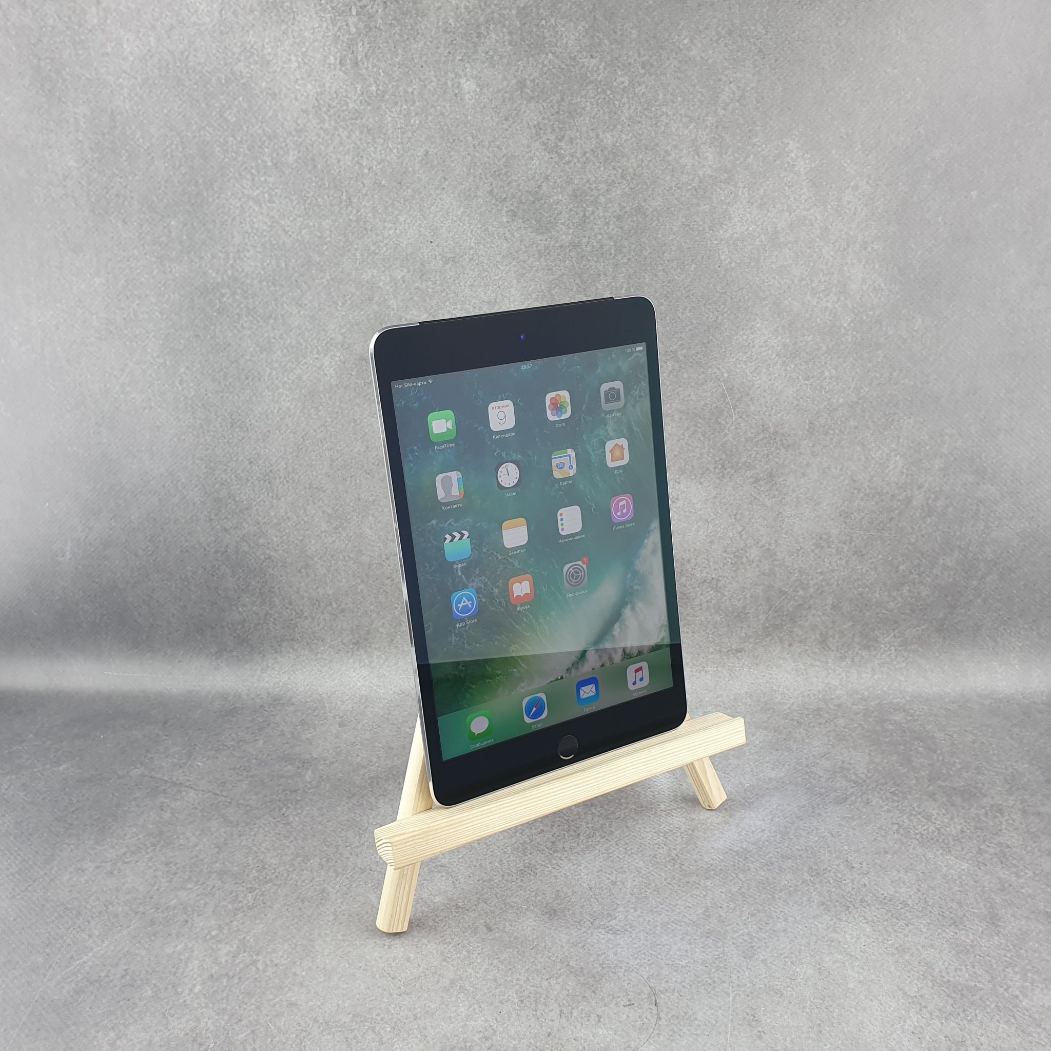 Apple iPad mini4 - Фото