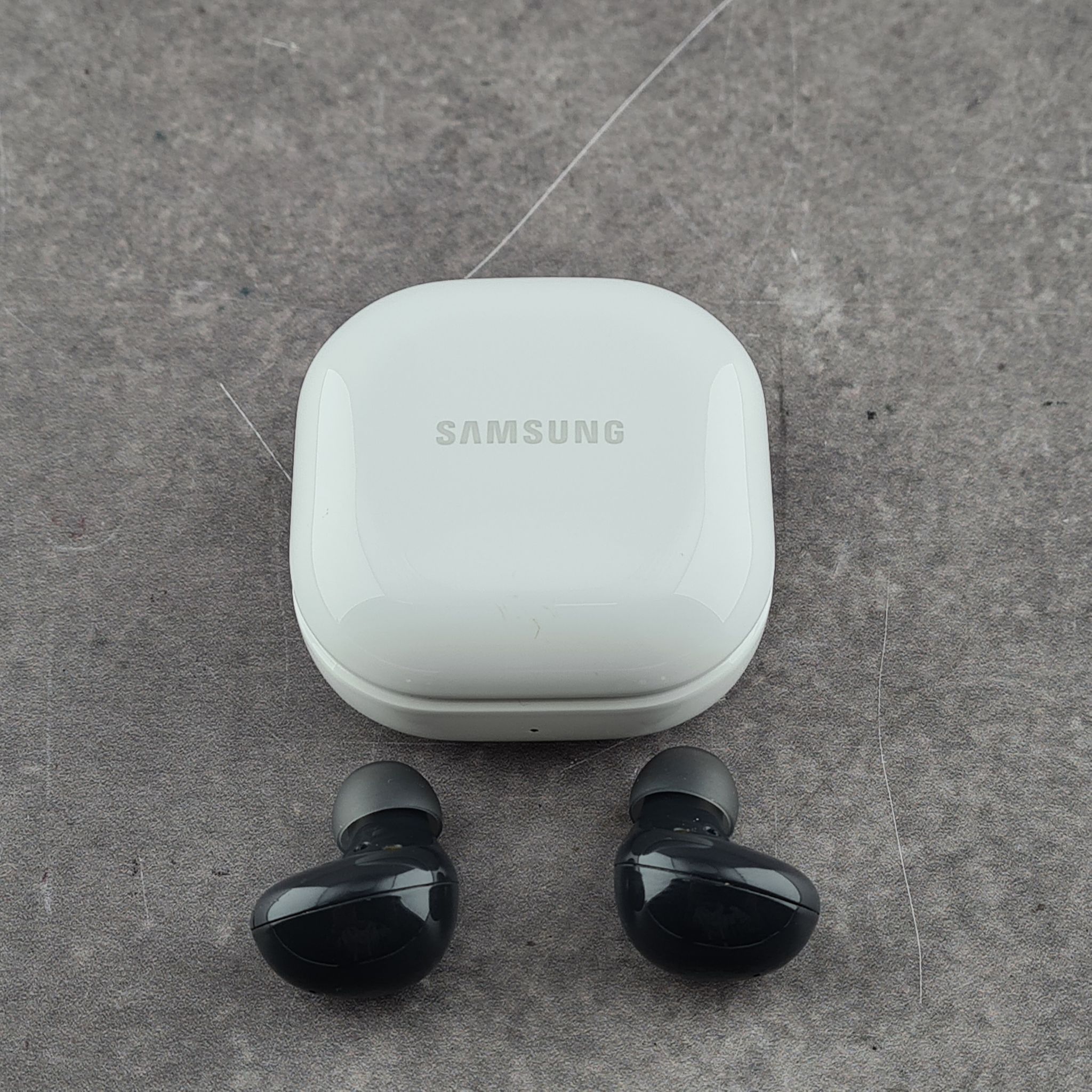 Samsung Galaxy Buds 2 - Фото