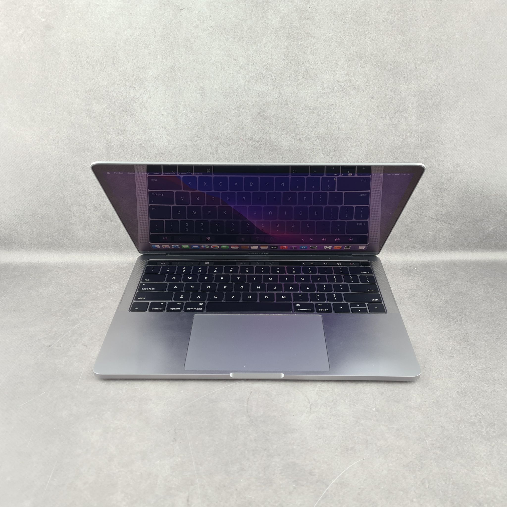 Apple MacBook Pro - Фото