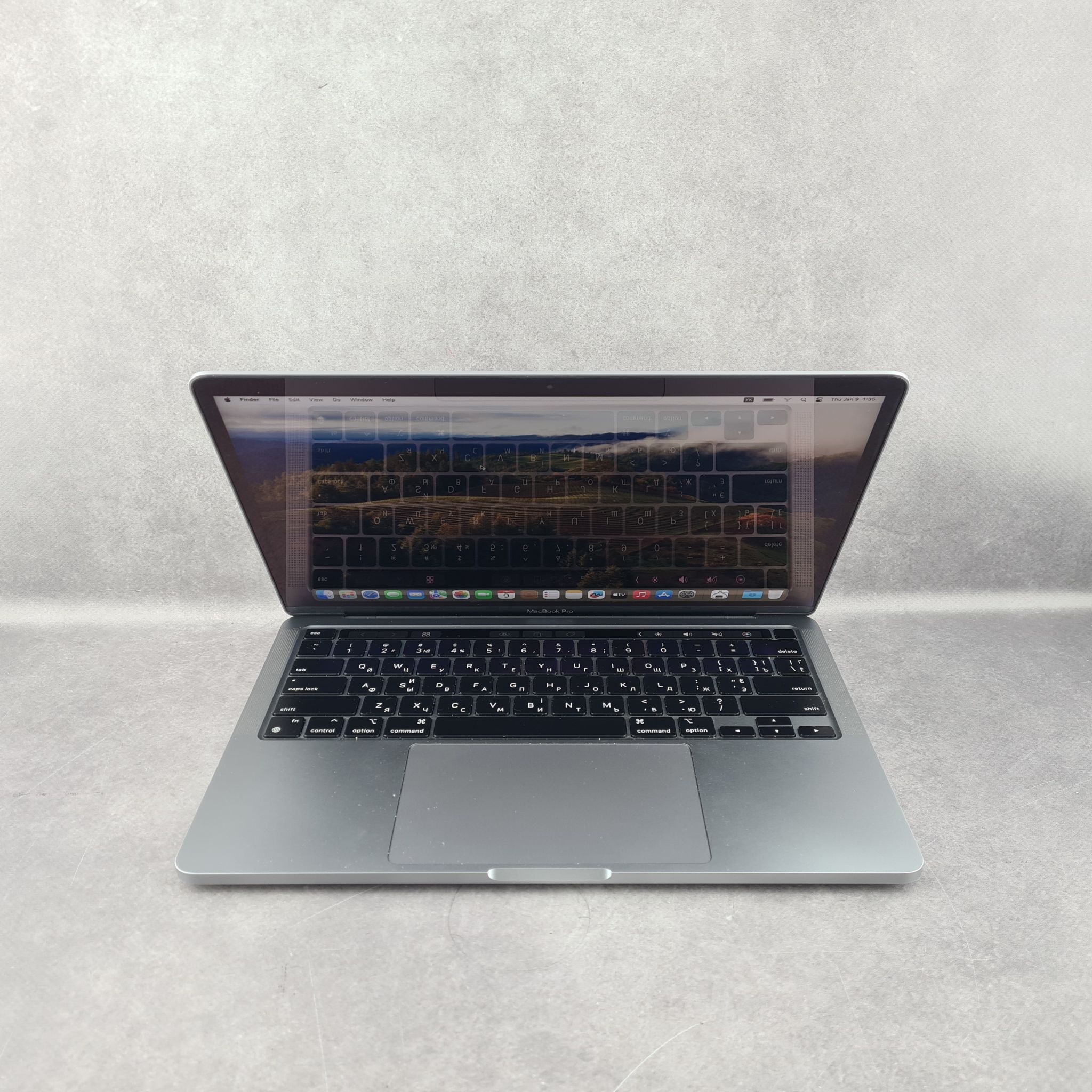 Apple MacBook Pro 2020 - Фото